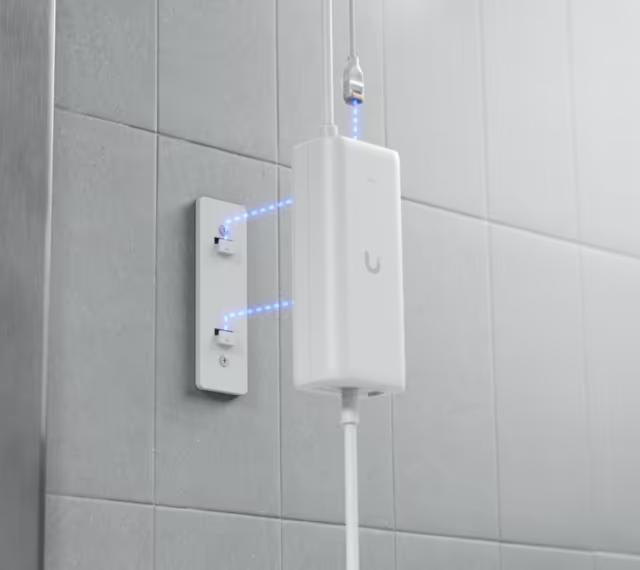 PoE Integrated AC Adapter